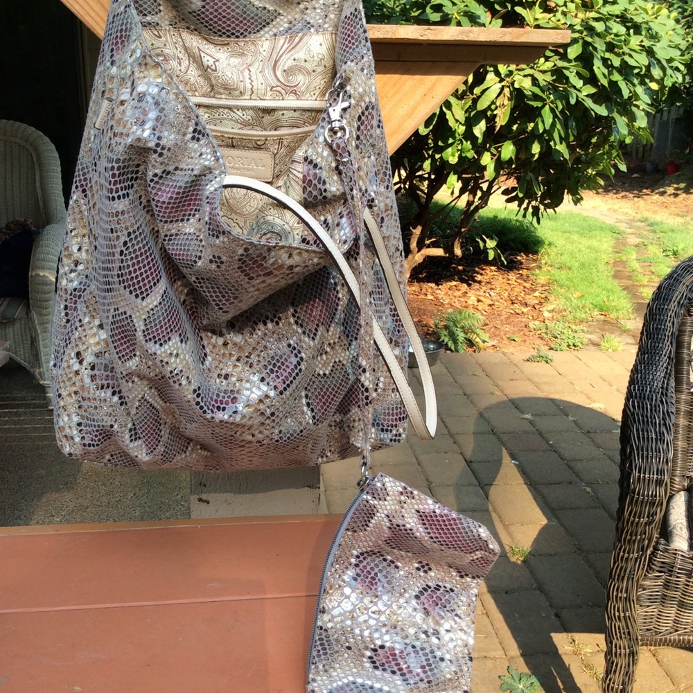 Soriel  NY Tote bag snake print detachable pouch